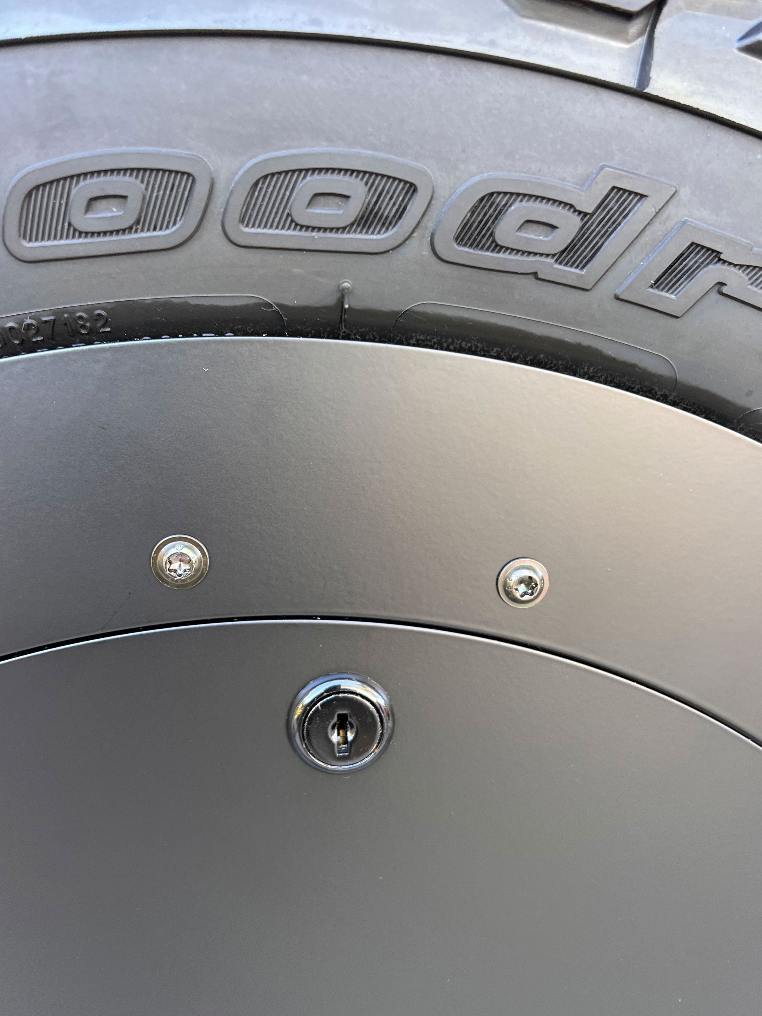 Spare Wheel Cover PRO Lockable Spare Wheel Storage for the Mercedes — 